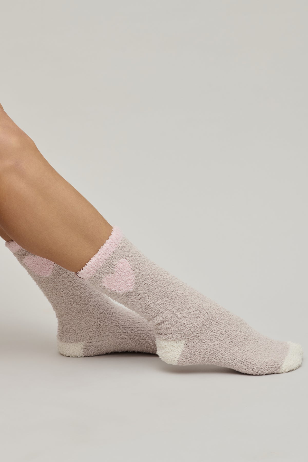 Barefoot Dreams BDWCC26281 CozyChic Color Block Heart Socks