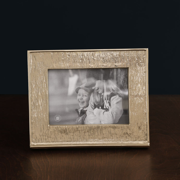 Beatriz Ball 8172 Strie Frame - 5 x 7