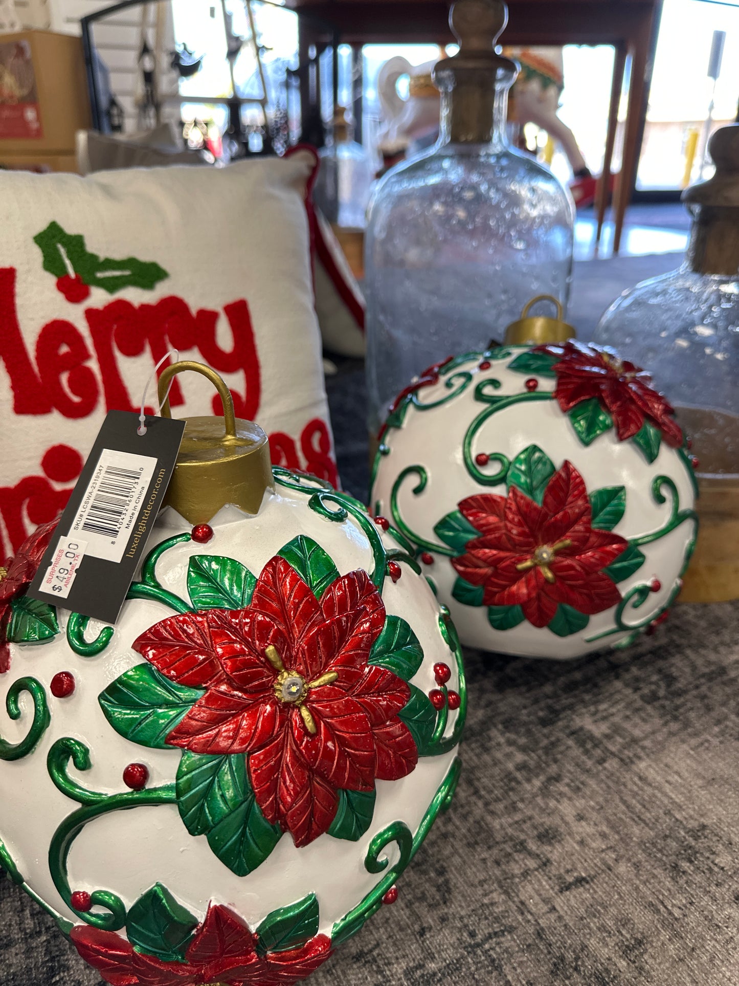 Luxe Light Decor LCSWA-2319347 Polynesian Christmas Ornament w/3D Vines and Poinsettieas